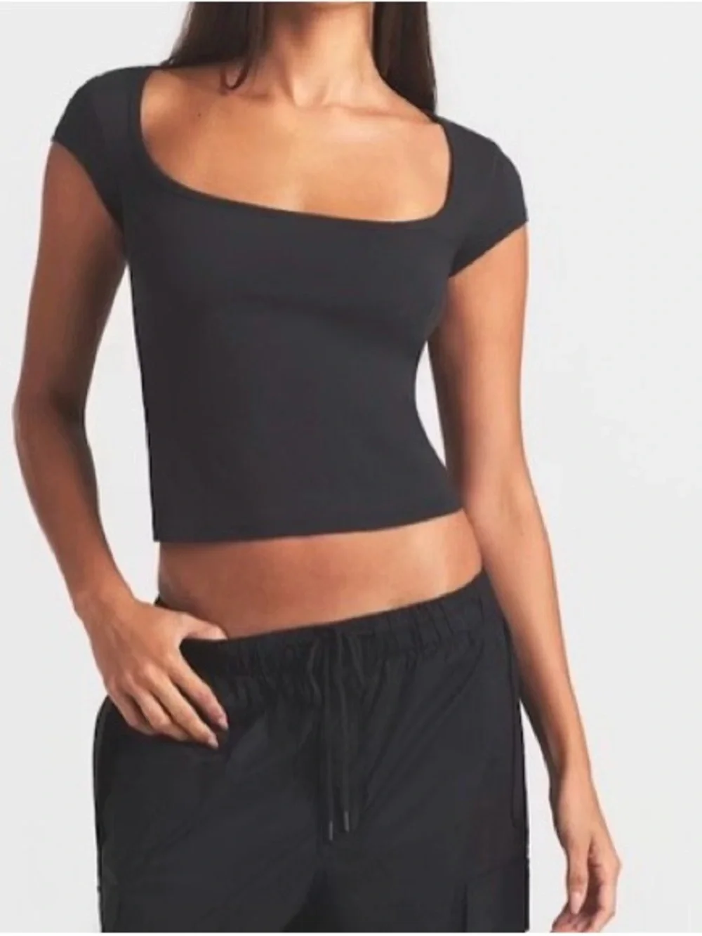 SKIMS Women’s Scoop Neck Short Sleeve Top - Black - Picture 4 of 6
